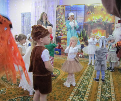ЁЛОЧКА КРАСАВИЦА ВСЕМ РЕБЯТАМ НРАВИТСЯ! ЁЛОЧКА КРАСАВИЦА ВСЕМ РЕБЯТАМ НРАВИТСЯ!.